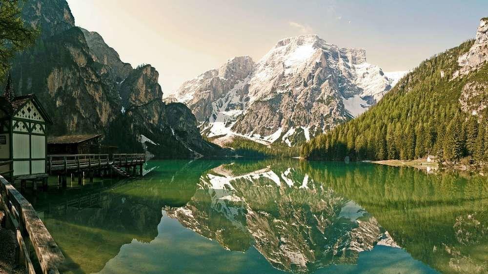Hotel Trenker Braies  Buitenkant foto
